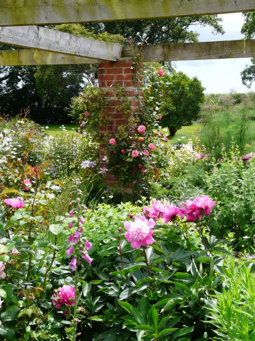 Garden Structures 10