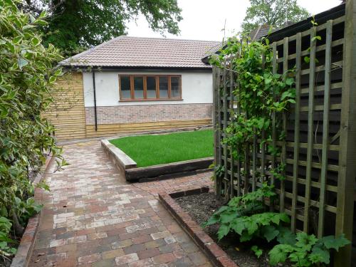 Wheelchair friendly garden 5