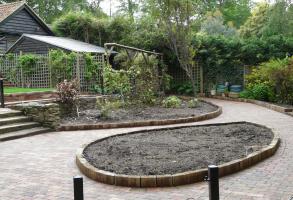 Wheelchair friendly garden 2 Wheelchair friendly garden 2